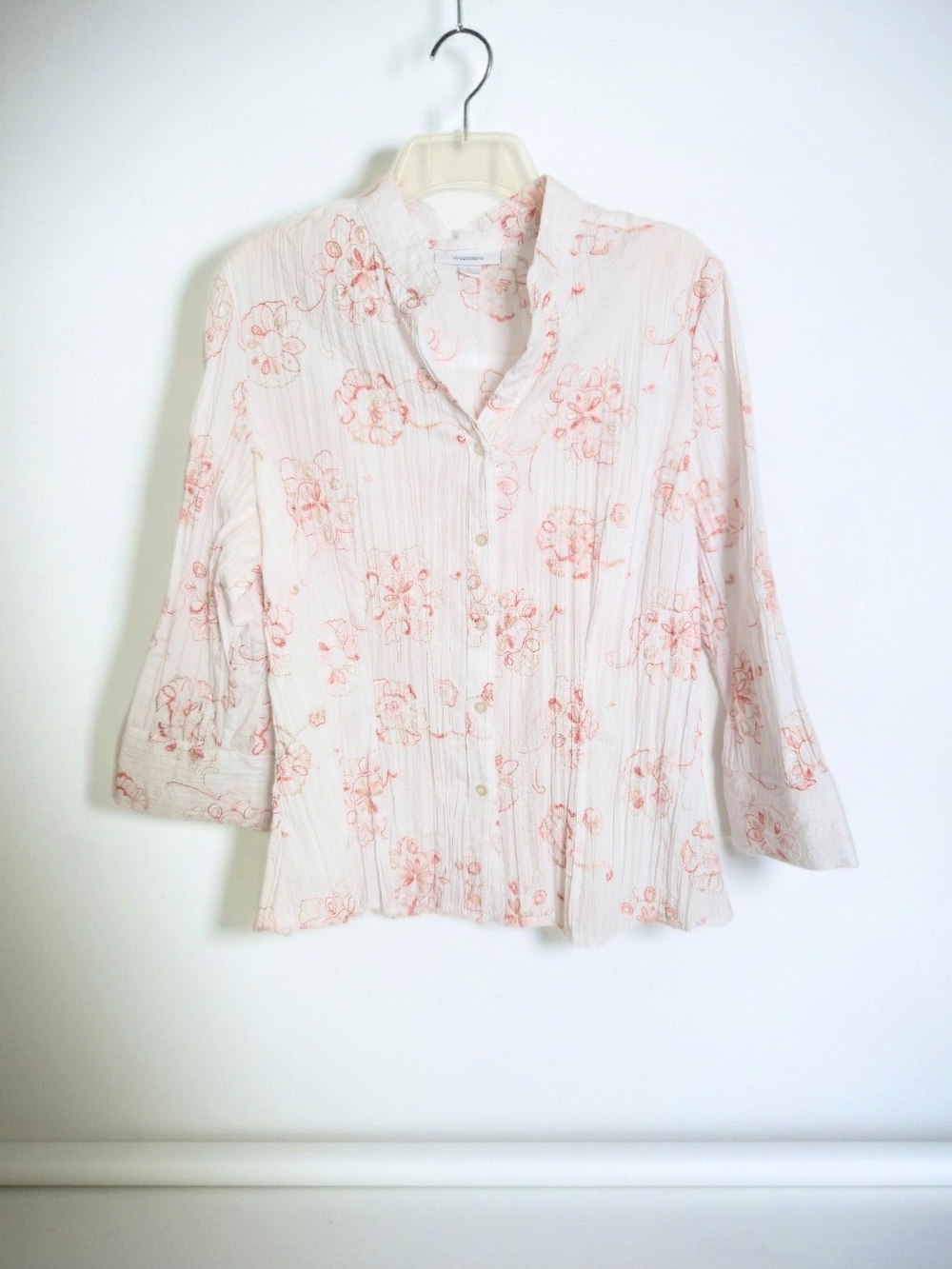 NWOT White Top With Floral Embriodery Button-Front Crinkle Cotton Women Size XL